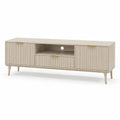 Meuble TV 180x40x50 cm MDF mélaminé beige façade rainurée portes et niche centrale rangement pieds bois avec embouts dorés